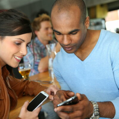 3 Most Popular Senior-friendly Smartphones This Year